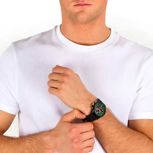 Orologio Sector - H2O - R3271718002 indossato