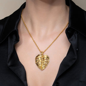 Collana Monstera Gold - 60000048 indossata