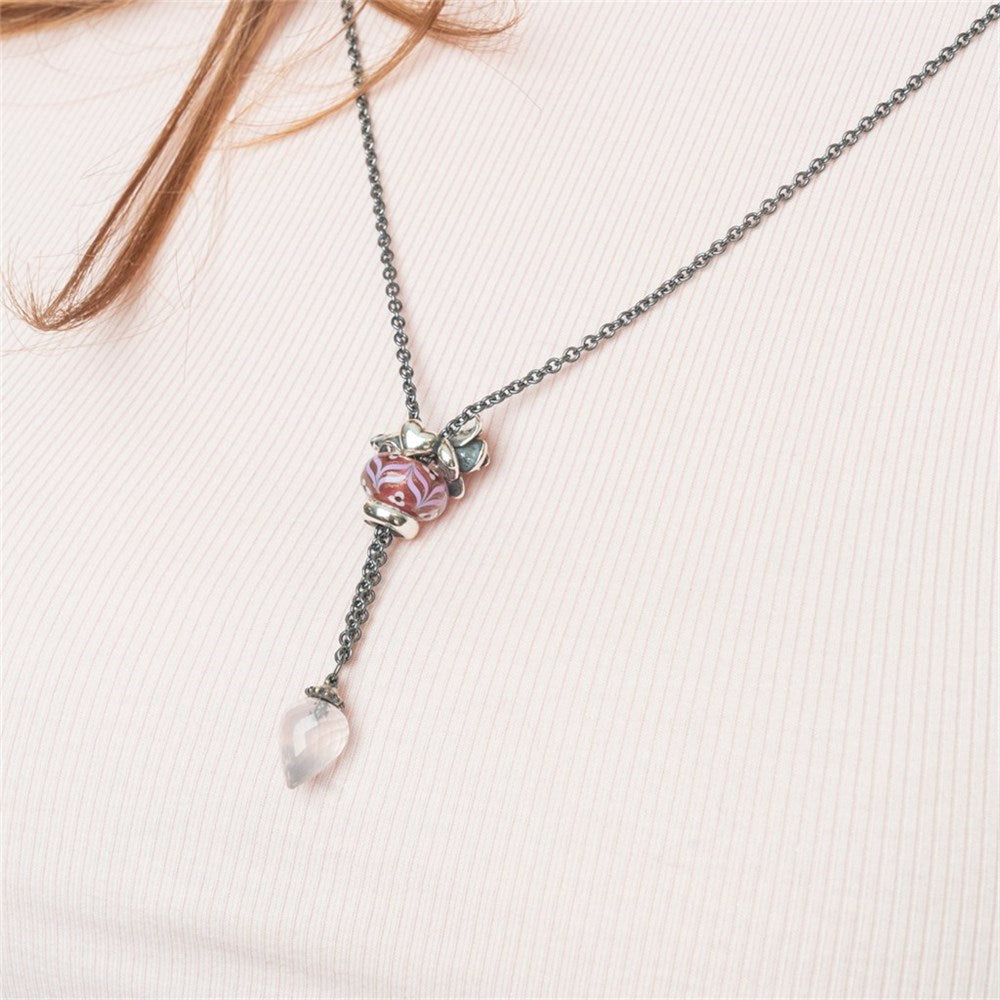 Collana d'Argento con Quarzo Rosa 100 cm indossata