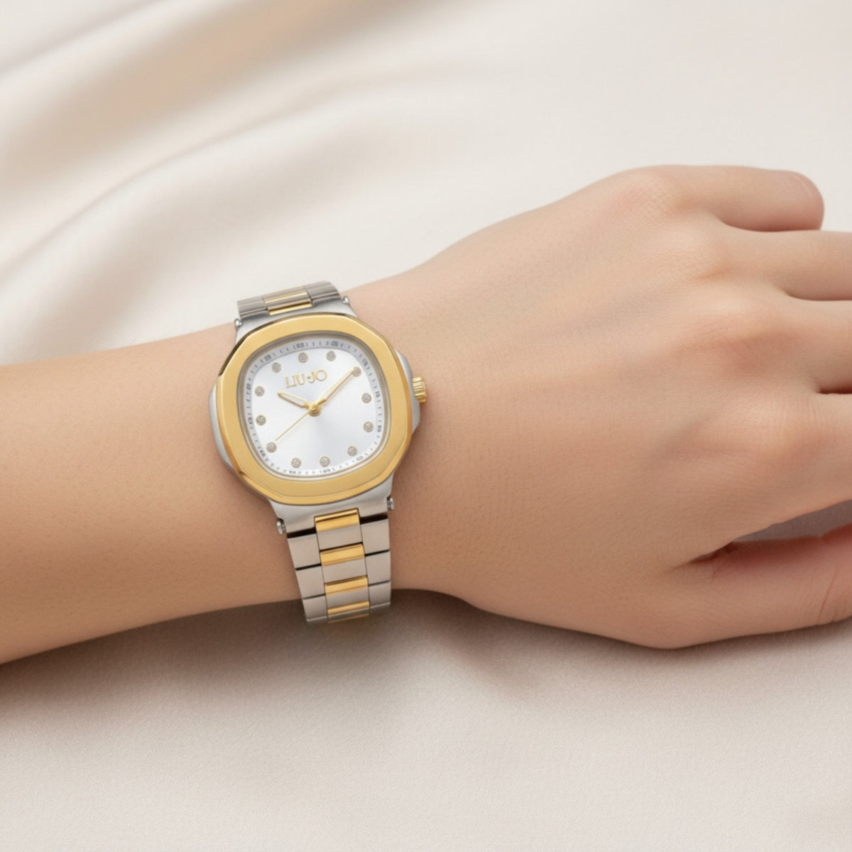 Orologio Liu Jo - Jamel - TLJ2884 indossato