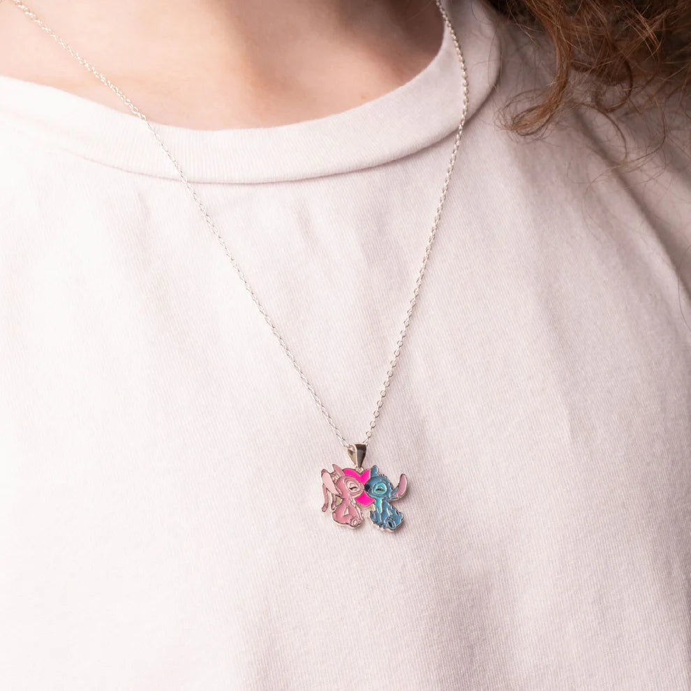 Collana Disney - Stitch in argento indossata