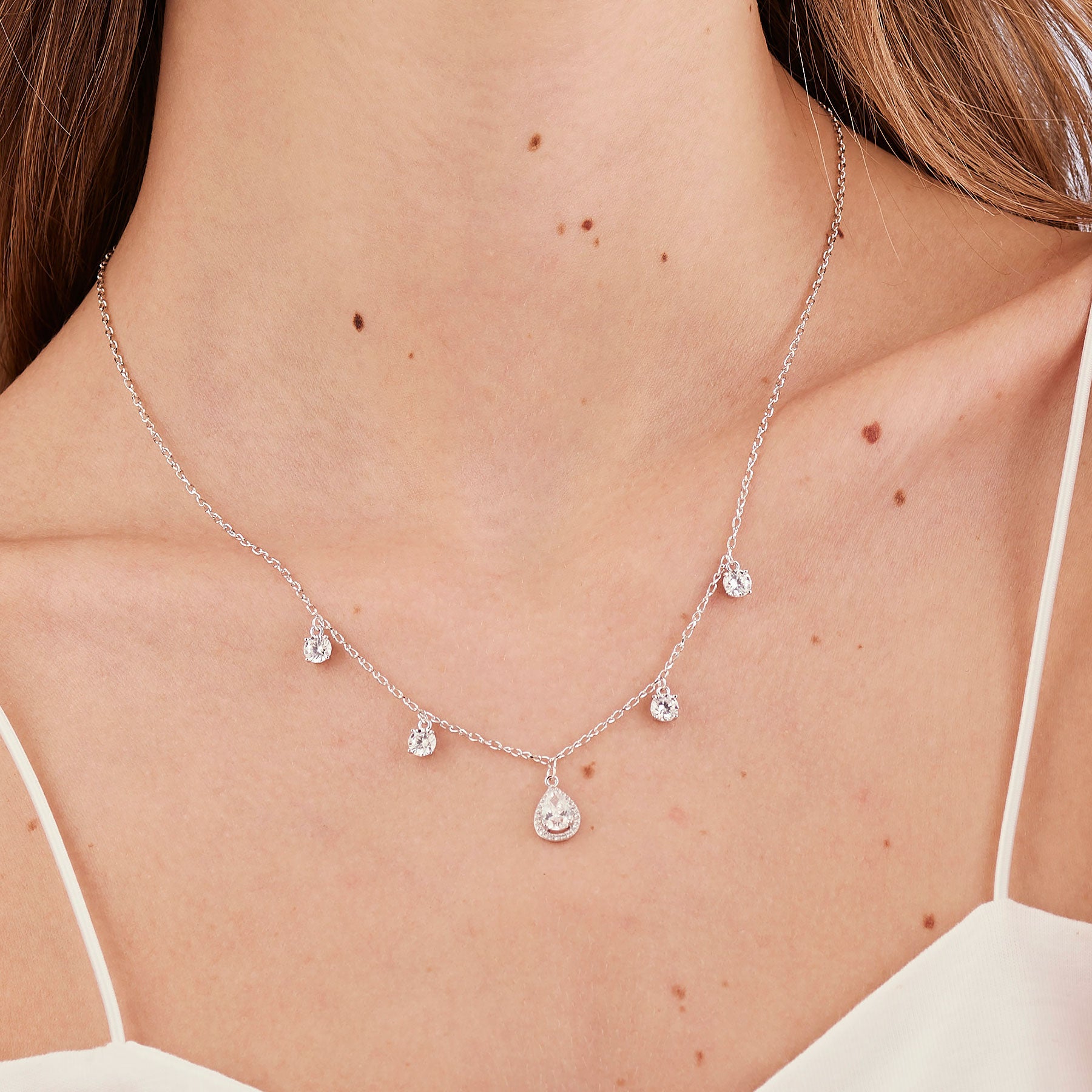 Collana Fancy - Infinity White - FIW181 indossata