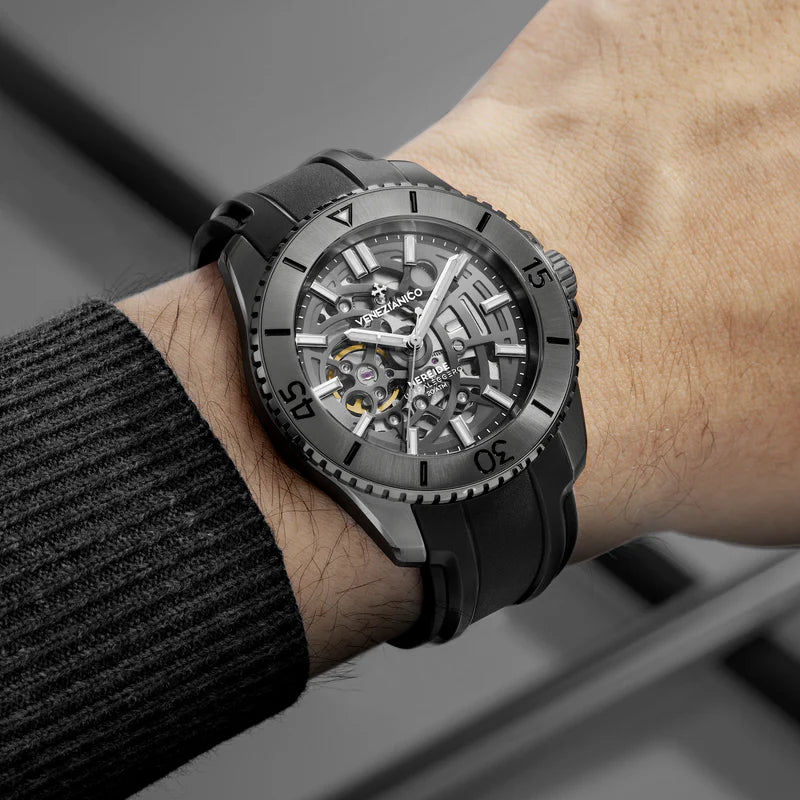 Orologio Venezianico - Nereide Ultraleggero 42 - 3921509 indossato