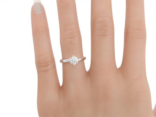 Anello IGI - Solitario da 0,50ct - indossato