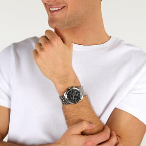 Orologio Trussardi - T-Milano - R2453175003 indossato
