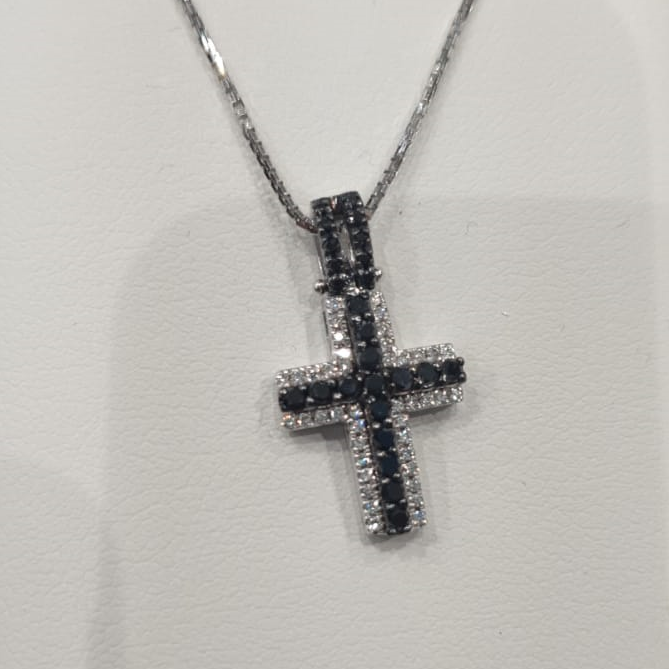 Collana in oro con croce