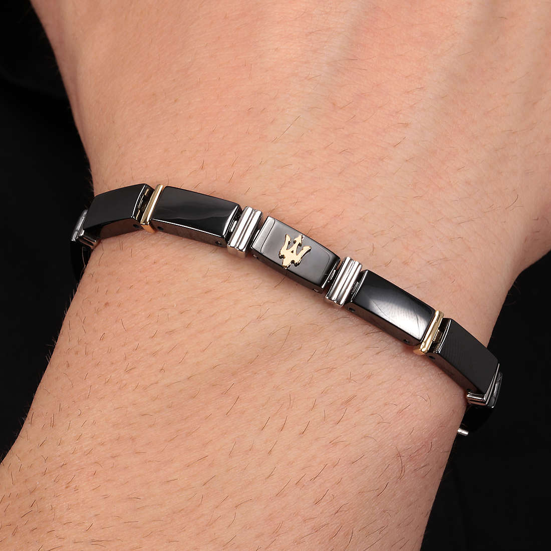Bracciale Maserati - Maserati J - JM221ATZ03 indossato