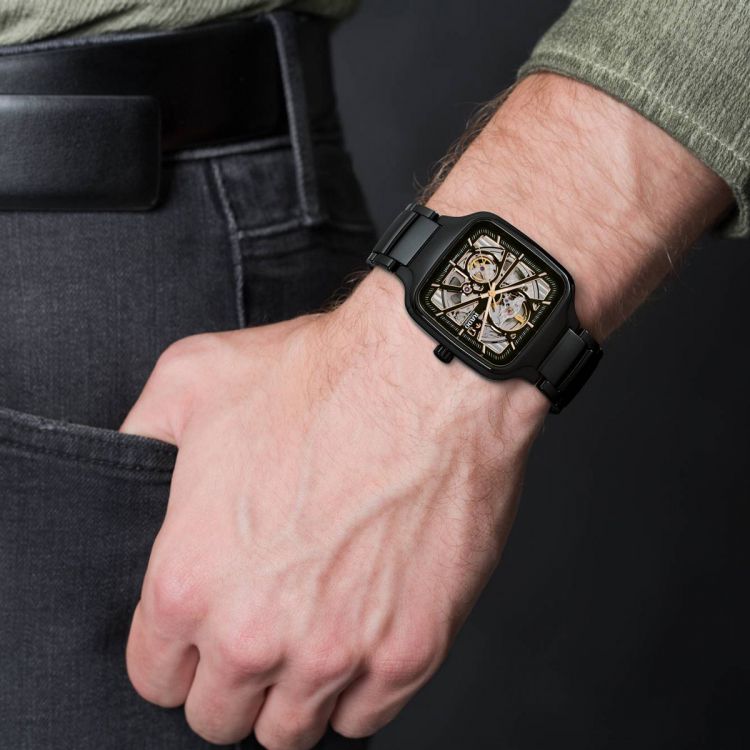 Rado - True Square Automatic Open Heart indossato